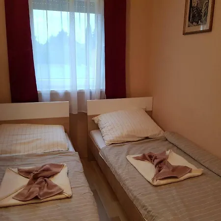 Balaton Relax Apartmanhouse * Balatonfenyves